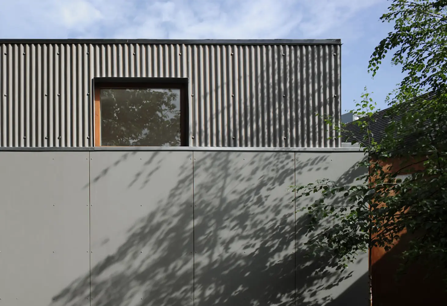 Award-winning London residential extension with corrugated metal cladding