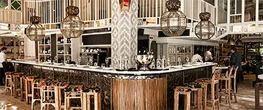 In-house bespoke joinery and custom woodwork craftsmanship by Solmaz.